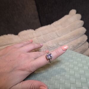 Elegant Silver Ring with Clear Gemstone
